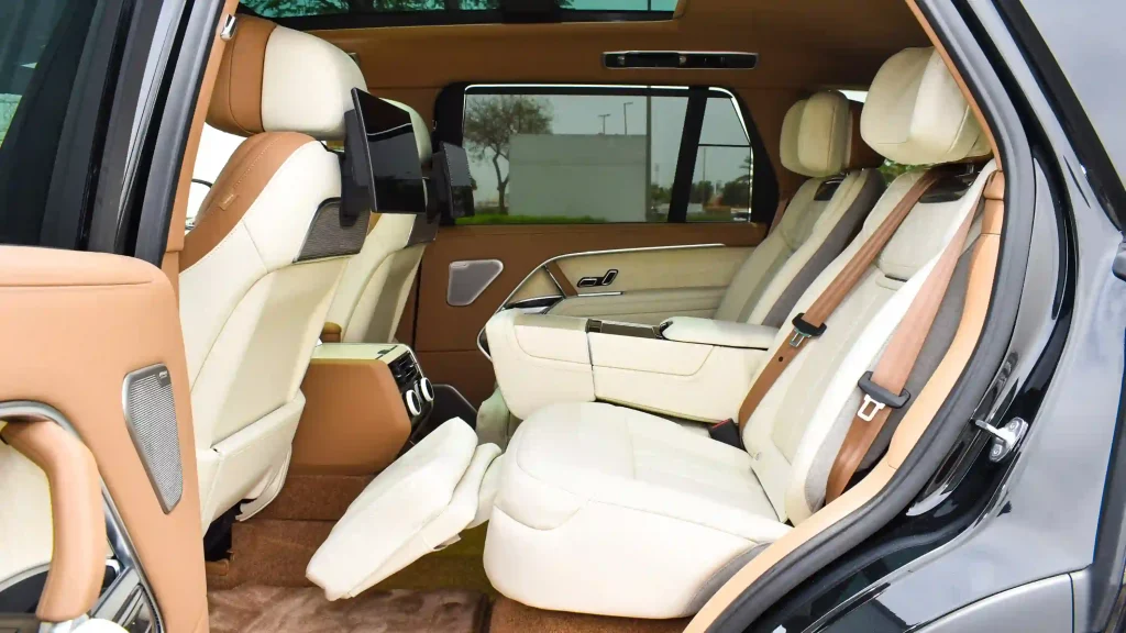 2023-range-rover-sv-lwb-german-black-gold-17