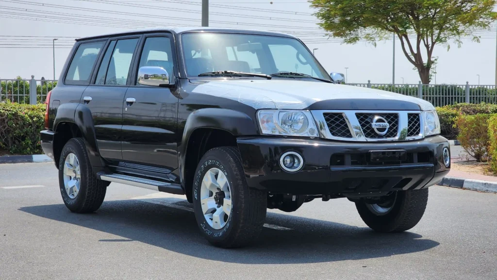 2023-nissan-patrol-safari-grx-4x4-gcc-black-1
