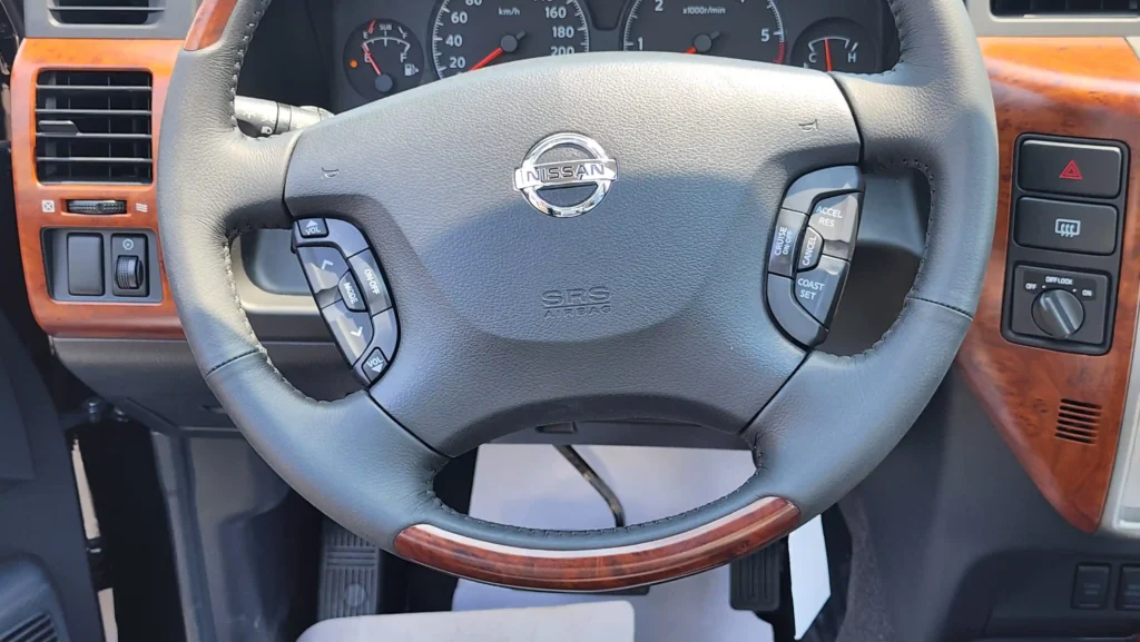 2023-nissan-patrol-safari-grx-4x4-gcc-black-11