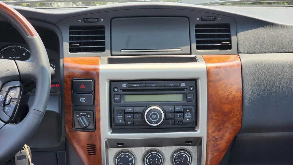 2023-nissan-patrol-safari-grx-4x4-gcc-black-13