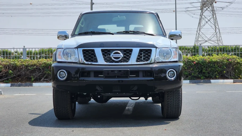 2023-nissan-patrol-safari-grx-4x4-gcc-black-2
