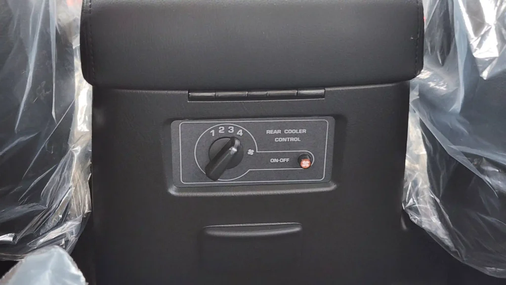 2023-nissan-patrol-safari-grx-v6-gcc-silver-19