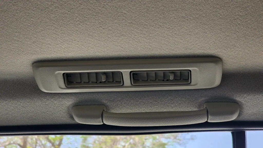 2023-nissan-patrol-safari-grx-v6-gcc-silver-20