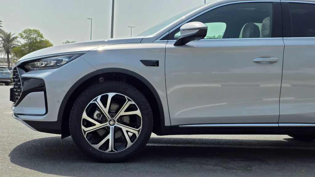 BYD TANG DM-i (White)