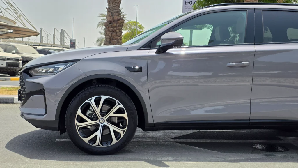BYD TANG DM-i (Grey)