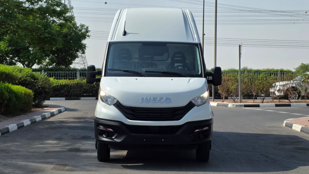 IVECO DAILY (White Automatic)