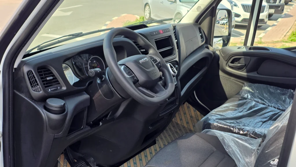 IVECO DAILY (White Automatic)
