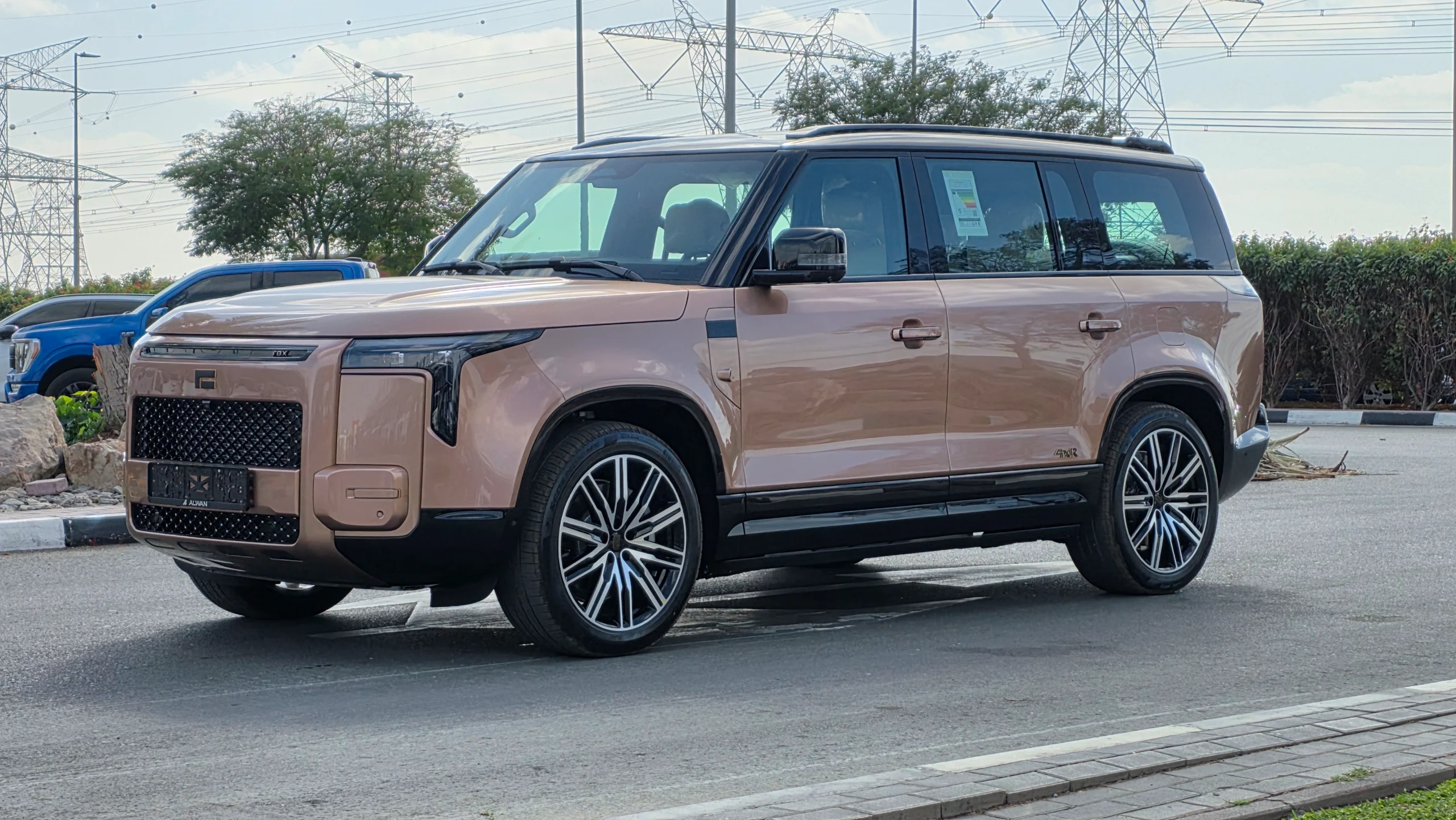 Rox Vip Gold Color ROX ADAMAS (Gold White) for Sale | Alwan