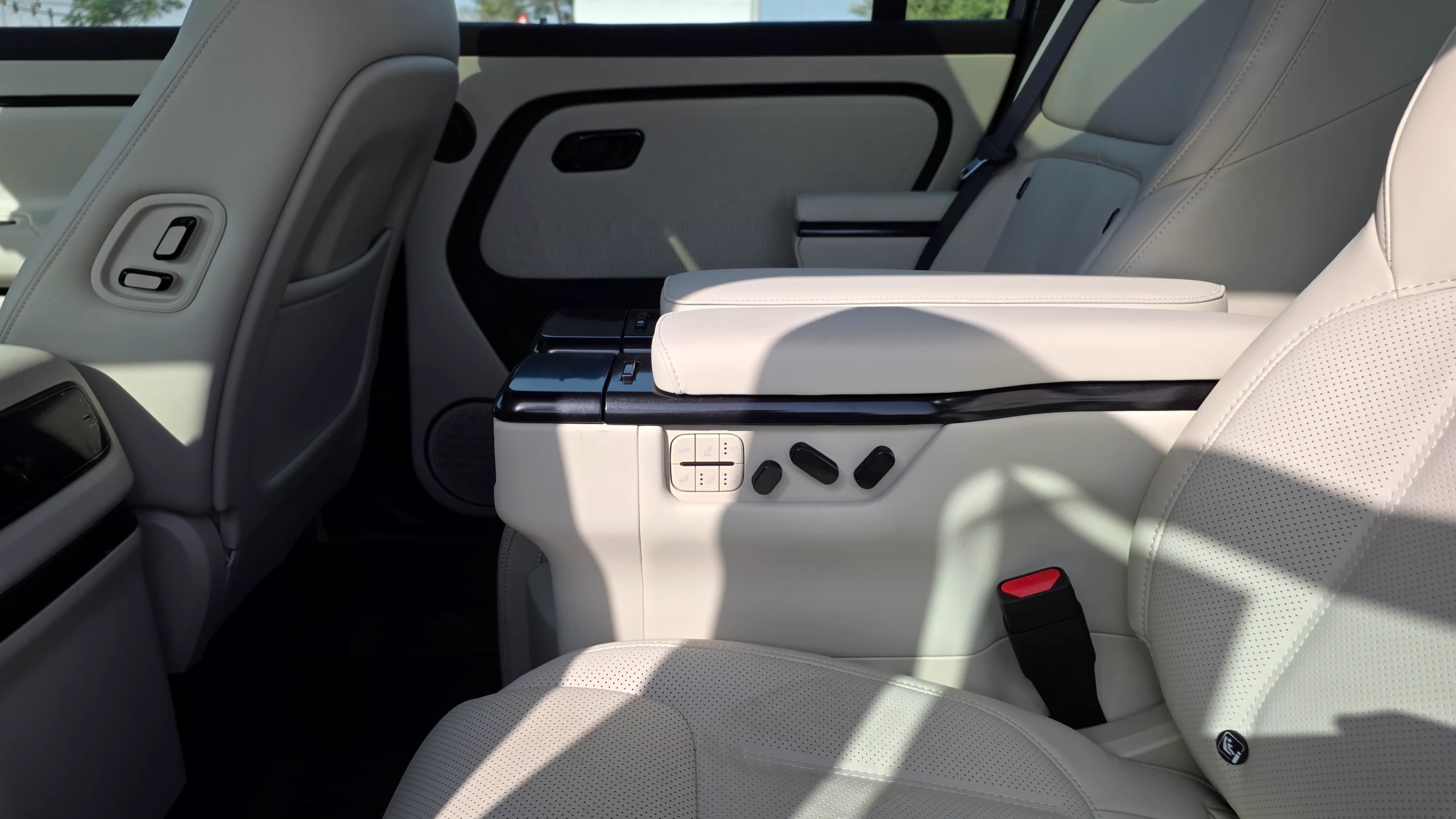 Rox Vip Gold Color ROX ADAMAS VIP (Gold White) for Sale | Alwan