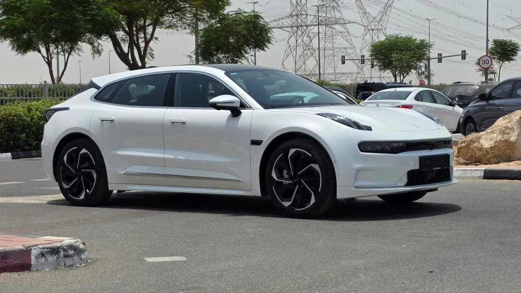 ZEEKR 001 RWD (White)