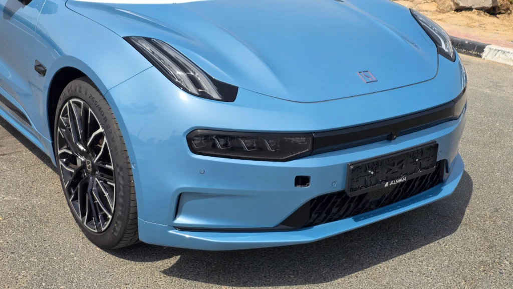 ZEEKR 001 AWD (Blue White)