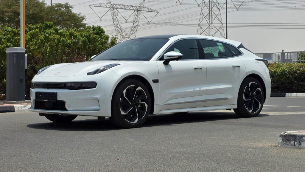 ZEEKR 001 RWD (White)