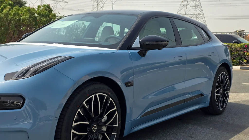 ZEEKR 001 AWD (Blue White)